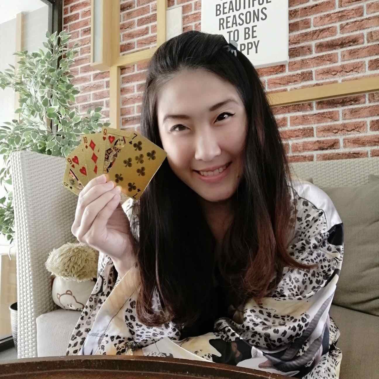 Mouaygoldcard (หมวยไพ่ทอง)