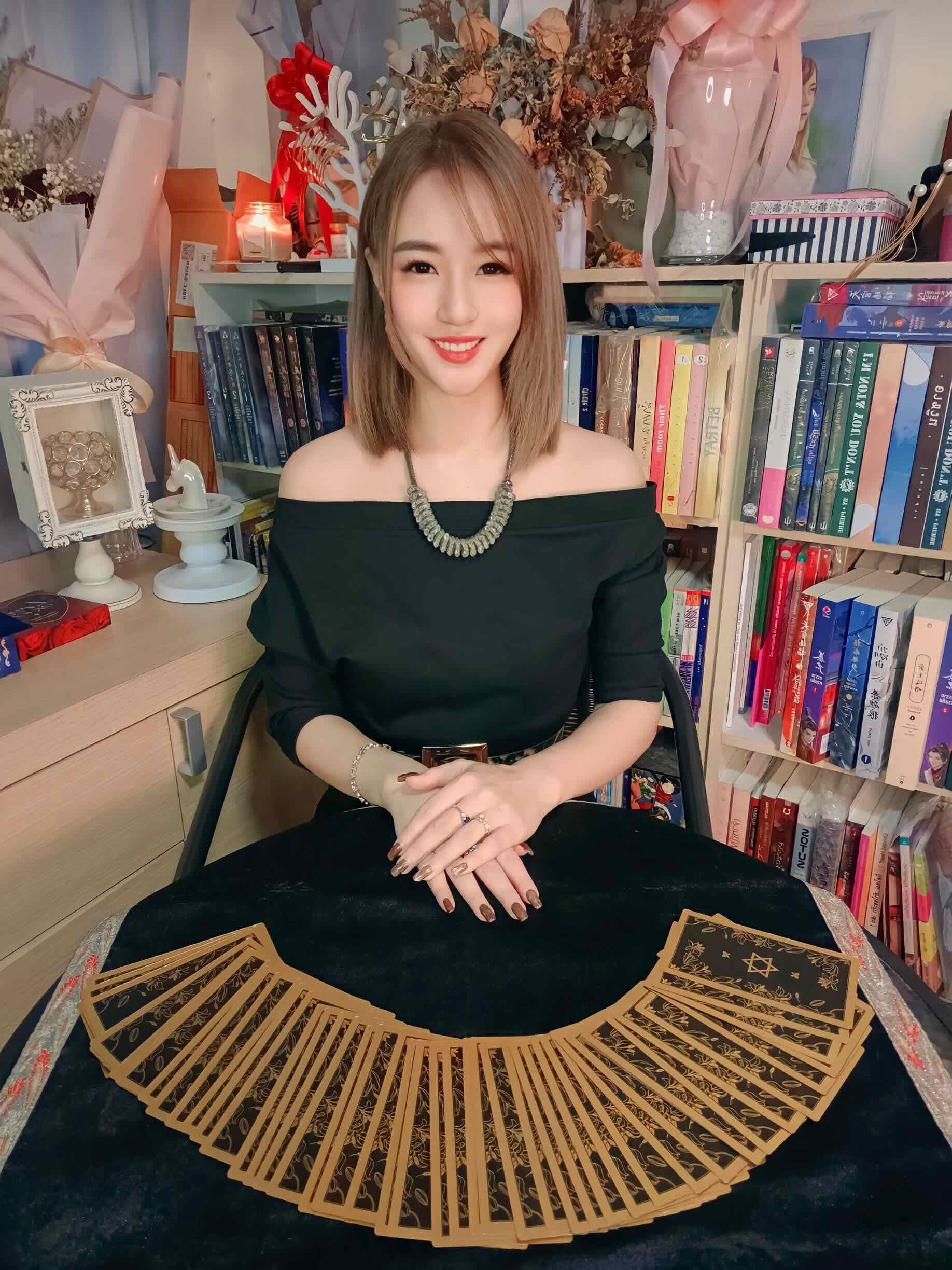 Let’s talk with PeiPei 1 คำถาม 10 เหรียญ / 3 คำถาม 20 เหรียญ