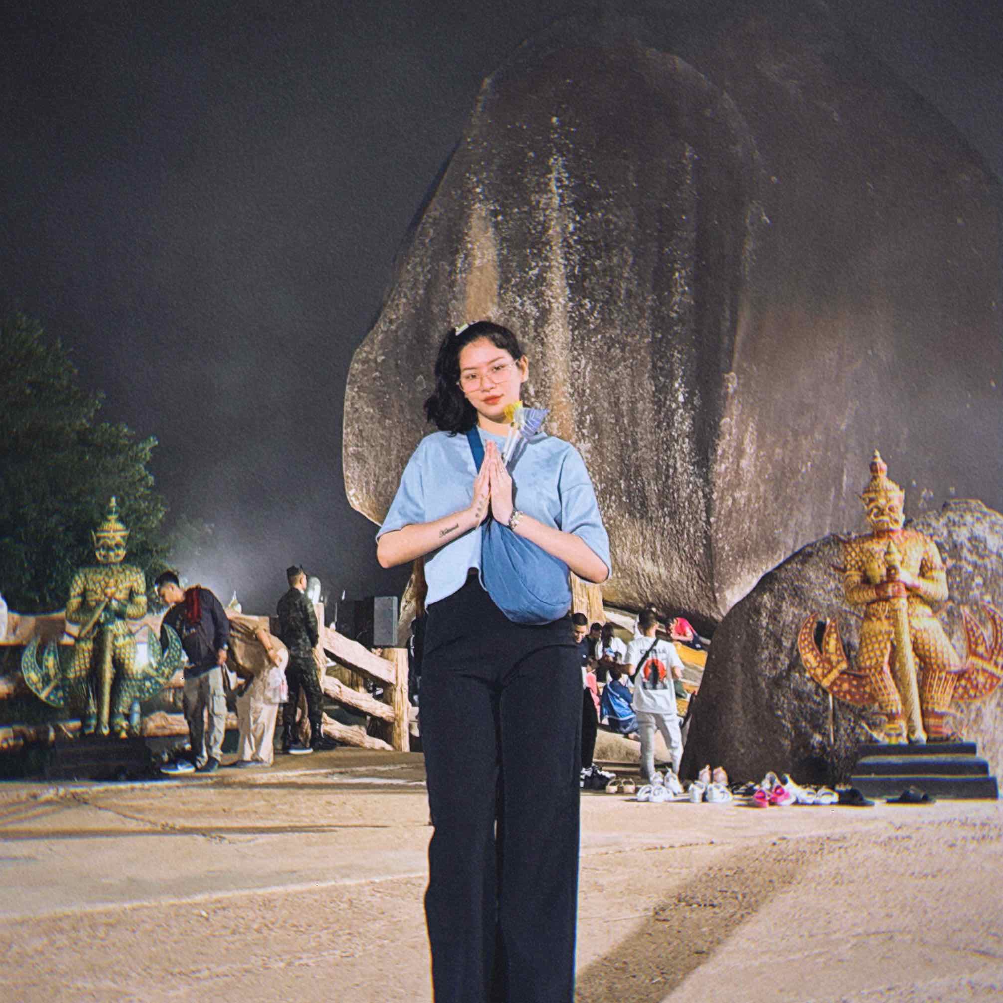 แม่หมอนอแรด